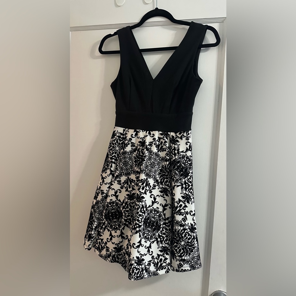 Haute Monde Elegant Black and White Patterned Midi Dress